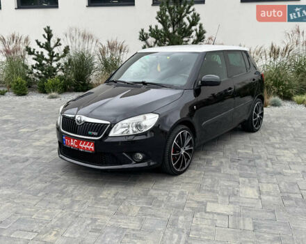 Черный Шкода Фабия, объемом двигателя 1.4 л и пробегом 150 тыс. км за 9500 $, фото 1 на Automoto.ua
