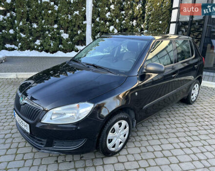 Черный Шкода Фабия, объемом двигателя 1.2 л и пробегом 118 тыс. км за 5000 $, фото 1 на Automoto.ua