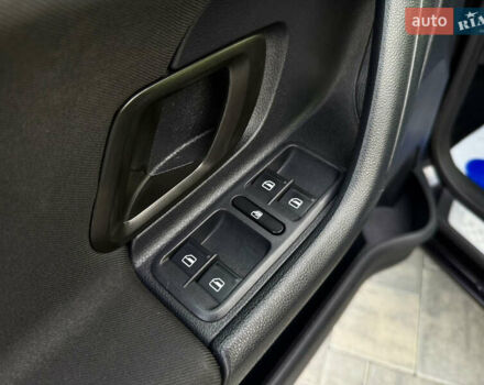 Черный Шкода Фабия, объемом двигателя 1.4 л и пробегом 199 тыс. км за 8299 $, фото 13 на Automoto.ua