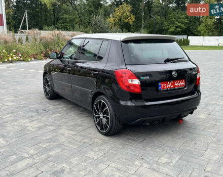 Черный Шкода Фабия, объемом двигателя 1.4 л и пробегом 150 тыс. км за 9500 $, фото 3 на Automoto.ua
