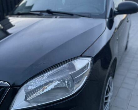 Черный Шкода Фабия, объемом двигателя 1.2 л и пробегом 400 тыс. км за 3800 $, фото 6 на Automoto.ua