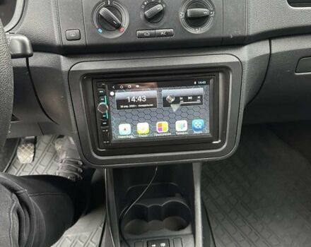 Чорний Шкода Фабія, об'ємом двигуна 1.2 л та пробігом 107 тис. км за 5500 $, фото 5 на Automoto.ua