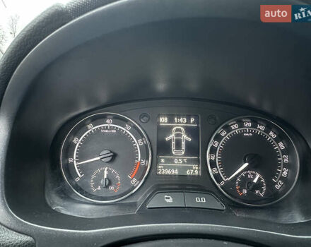 Черный Шкода Фабия, объемом двигателя 1.4 л и пробегом 239 тыс. км за 9800 $, фото 9 на Automoto.ua