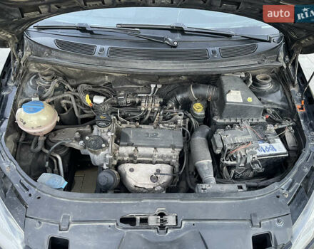 Черный Шкода Фабия, объемом двигателя 1.2 л и пробегом 240 тыс. км за 3899 $, фото 32 на Automoto.ua