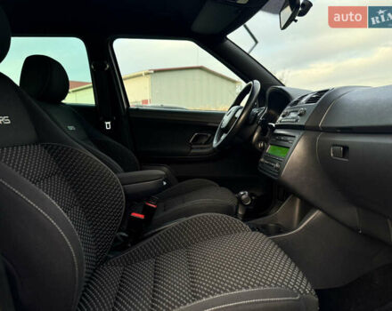 Черный Шкода Фабия, объемом двигателя 1.4 л и пробегом 199 тыс. км за 8299 $, фото 31 на Automoto.ua