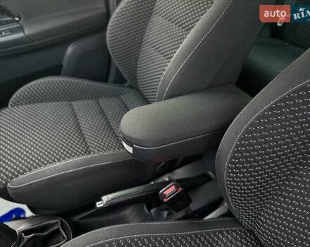 Черный Шкода Фабия, объемом двигателя 1.4 л и пробегом 199 тыс. км за 8299 $, фото 20 на Automoto.ua