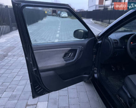 Черный Шкода Фабия, объемом двигателя 1.2 л и пробегом 400 тыс. км за 3800 $, фото 37 на Automoto.ua