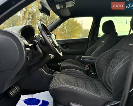 Черный Шкода Фабия, объемом двигателя 1.4 л и пробегом 199 тыс. км за 7999 $, фото 14 на Automoto.ua