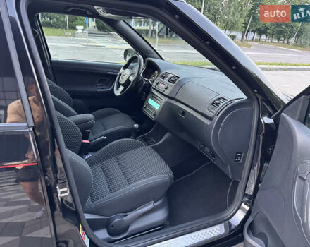 Черный Шкода Фабия, объемом двигателя 1.4 л и пробегом 230 тыс. км за 8700 $, фото 59 на Automoto.ua