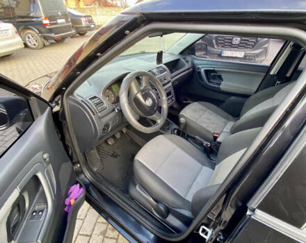 Черный Шкода Фабия, объемом двигателя 1.2 л и пробегом 188 тыс. км за 5500 $, фото 5 на Automoto.ua