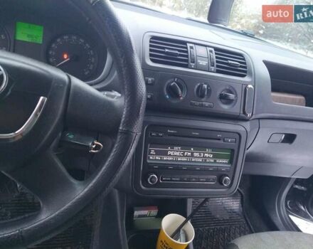 Черный Шкода Фабия, объемом двигателя 1.2 л и пробегом 188 тыс. км за 5200 $, фото 2 на Automoto.ua