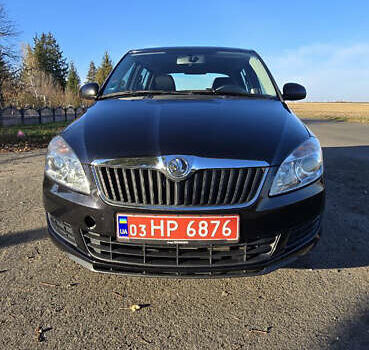 Черный Шкода Фабия, объемом двигателя 0 л и пробегом 95 тыс. км за 7500 $, фото 3 на Automoto.ua