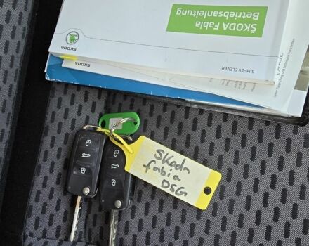 Черный Шкода Фабия, объемом двигателя 1 л и пробегом 95 тыс. км за 7500 $, фото 4 на Automoto.ua