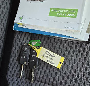 Черный Шкода Фабия, объемом двигателя 0 л и пробегом 95 тыс. км за 7500 $, фото 13 на Automoto.ua