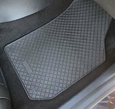 Черный Шкода Фабия, объемом двигателя 0 л и пробегом 95 тыс. км за 7500 $, фото 12 на Automoto.ua