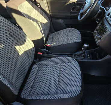 Черный Шкода Фабия, объемом двигателя 0 л и пробегом 95 тыс. км за 7500 $, фото 10 на Automoto.ua