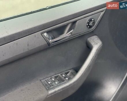 Черный Шкода Фабия, объемом двигателя 1.2 л и пробегом 139 тыс. км за 11700 $, фото 17 на Automoto.ua