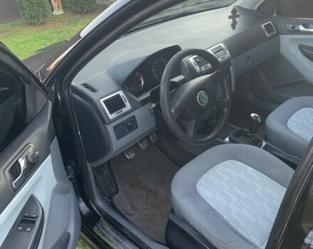 Черный Шкода Фабия, объемом двигателя 1.4 л и пробегом 210 тыс. км за 1600 $, фото 4 на Automoto.ua