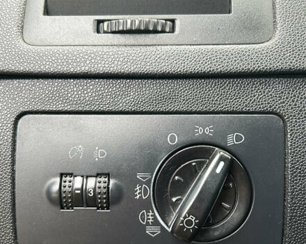 Черный Шкода Фабия, объемом двигателя 1.4 л и пробегом 233 тыс. км за 3750 $, фото 19 на Automoto.ua