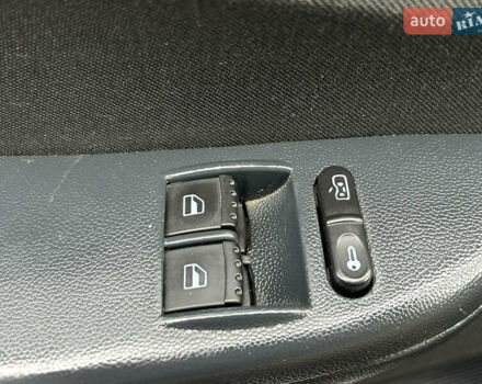 Черный Шкода Фабия, объемом двигателя 1.4 л и пробегом 233 тыс. км за 3750 $, фото 17 на Automoto.ua