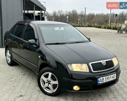 Черный Шкода Фабия, объемом двигателя 1.4 л и пробегом 234 тыс. км за 3700 $, фото 1 на Automoto.ua