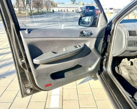 Черный Шкода Фабия, объемом двигателя 1.2 л и пробегом 285 тыс. км за 4200 $, фото 10 на Automoto.ua