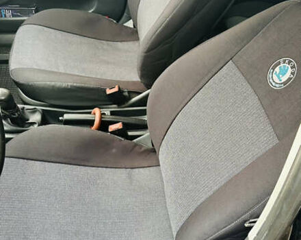 Чорний Шкода Фабія, об'ємом двигуна 1.2 л та пробігом 246 тис. км за 3100 $, фото 9 на Automoto.ua