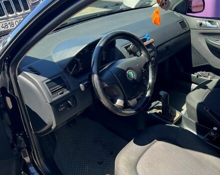 Черный Шкода Фабия, объемом двигателя 1.4 л и пробегом 120 тыс. км за 4000 $, фото 4 на Automoto.ua