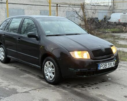 Черный Шкода Фабия, объемом двигателя 1.9 л и пробегом 200 тыс. км за 1550 $, фото 3 на Automoto.ua