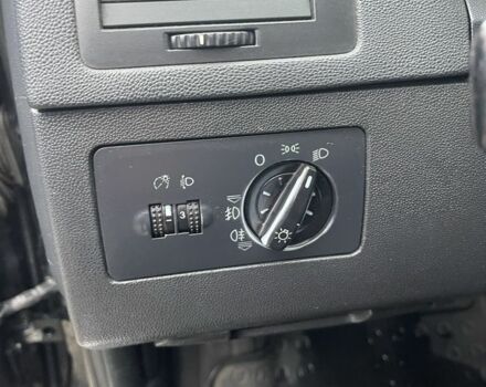 Черный Шкода Фабия, объемом двигателя 1.4 л и пробегом 289 тыс. км за 3470 $, фото 20 на Automoto.ua