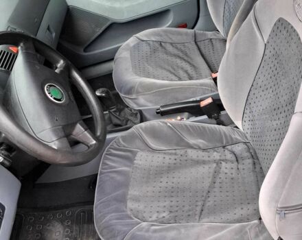 Черный Шкода Фабия, объемом двигателя 1.4 л и пробегом 153 тыс. км за 3100 $, фото 4 на Automoto.ua