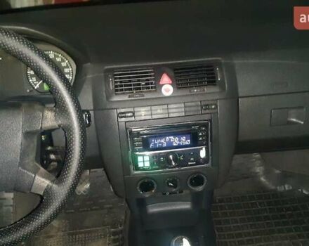 Черный Шкода Фабия, объемом двигателя 1.9 л и пробегом 323 тыс. км за 4300 $, фото 4 на Automoto.ua