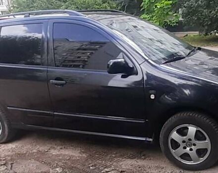 Черный Шкода Фабия, объемом двигателя 1.9 л и пробегом 323 тыс. км за 4300 $, фото 2 на Automoto.ua