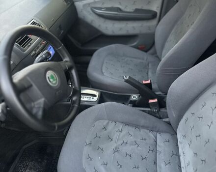 Черный Шкода Фабия, объемом двигателя 1.4 л и пробегом 290 тыс. км за 4400 $, фото 8 на Automoto.ua