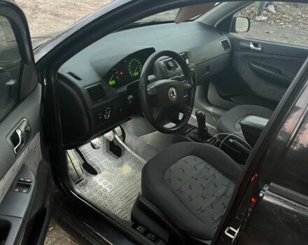 Черный Шкода Фабия, объемом двигателя 2 л и пробегом 320 тыс. км за 1788 $, фото 3 на Automoto.ua