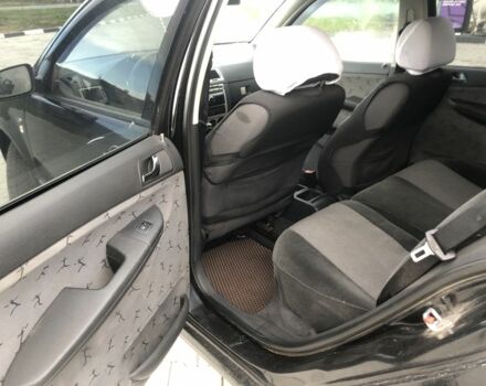 Черный Шкода Фабия, объемом двигателя 1.9 л и пробегом 362 тыс. км за 2550 $, фото 13 на Automoto.ua