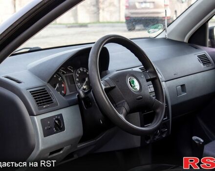 Черный Шкода Фабия, объемом двигателя 14 л и пробегом 255 тыс. км за 3850 $, фото 7 на Automoto.ua