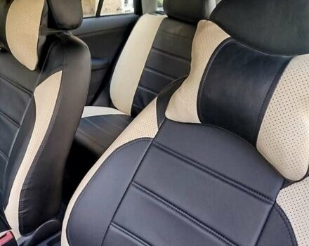 Черный Шкода Фабия, объемом двигателя 1.4 л и пробегом 213 тыс. км за 3999 $, фото 4 на Automoto.ua