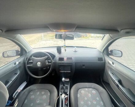 Чорний Шкода Фабія, об'ємом двигуна 1.4 л та пробігом 179 тис. км за 3650 $, фото 1 на Automoto.ua