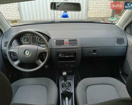 Черный Шкода Фабия, объемом двигателя 1.4 л и пробегом 225 тыс. км за 4800 $, фото 43 на Automoto.ua