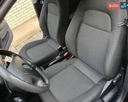 Черный Шкода Фабия, объемом двигателя 1.4 л и пробегом 225 тыс. км за 4800 $, фото 47 на Automoto.ua