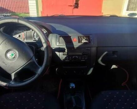 Черный Шкода Фабия, объемом двигателя 1.4 л и пробегом 387 тыс. км за 3500 $, фото 9 на Automoto.ua