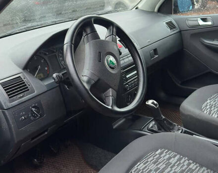Черный Шкода Фабия, объемом двигателя 1.9 л и пробегом 225 тыс. км за 3700 $, фото 9 на Automoto.ua