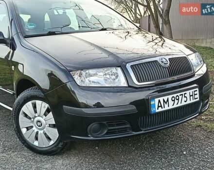 Черный Шкода Фабия, объемом двигателя 1.4 л и пробегом 225 тыс. км за 4800 $, фото 1 на Automoto.ua