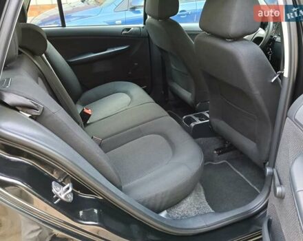 Черный Шкода Фабия, объемом двигателя 1.4 л и пробегом 225 тыс. км за 4800 $, фото 52 на Automoto.ua