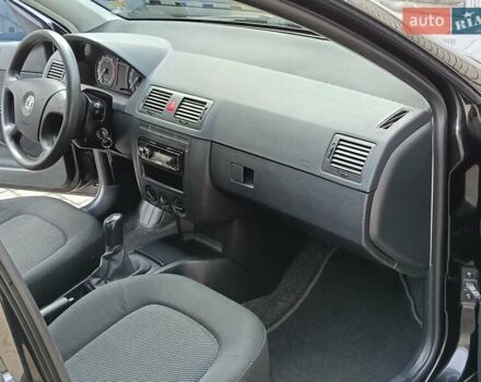 Черный Шкода Фабия, объемом двигателя 1.4 л и пробегом 225 тыс. км за 4800 $, фото 44 на Automoto.ua