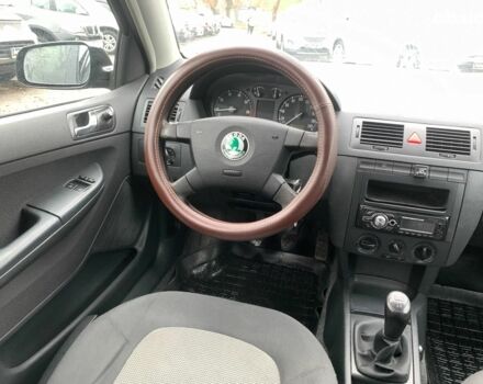 Черный Шкода Фабия, объемом двигателя 1.4 л и пробегом 308 тыс. км за 3390 $, фото 28 на Automoto.ua