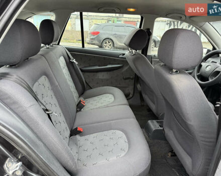 Черный Шкода Фабия, объемом двигателя 1.4 л и пробегом 233 тыс. км за 3800 $, фото 7 на Automoto.ua