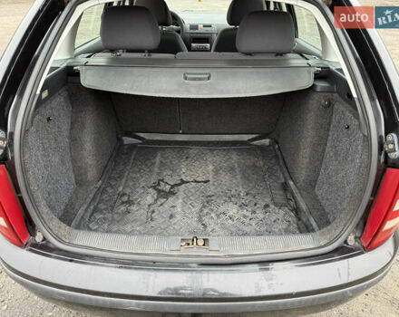 Черный Шкода Фабия, объемом двигателя 1.4 л и пробегом 233 тыс. км за 3800 $, фото 9 на Automoto.ua