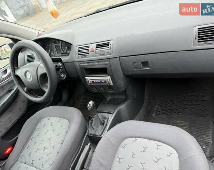 Черный Шкода Фабия, объемом двигателя 1.4 л и пробегом 233 тыс. км за 3800 $, фото 8 на Automoto.ua